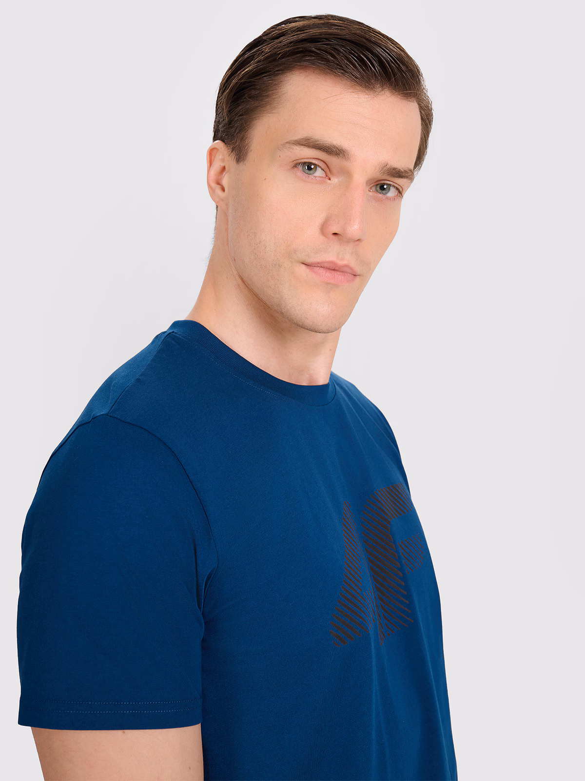 T-shirt regular z nadrukiem męski - granatowy