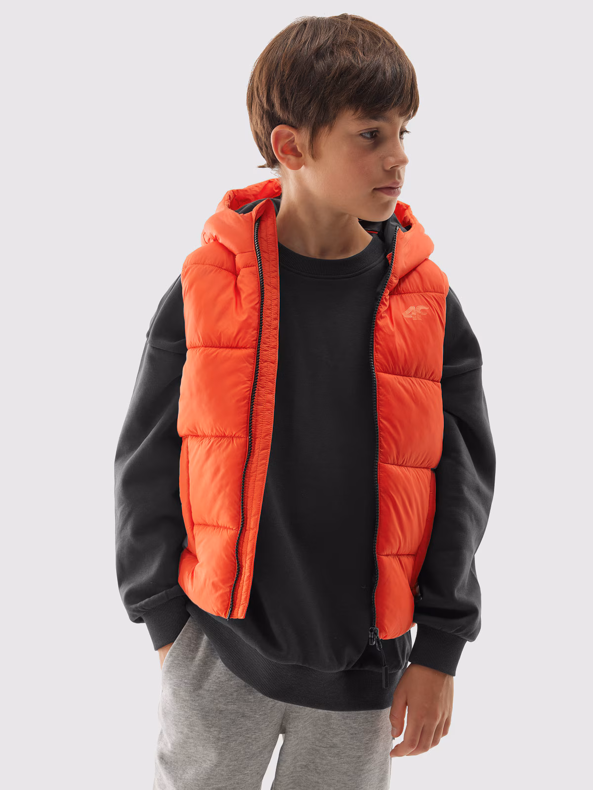 Bezrękawnik puchowy pikowany z kapturem chłopięcy - granatowy