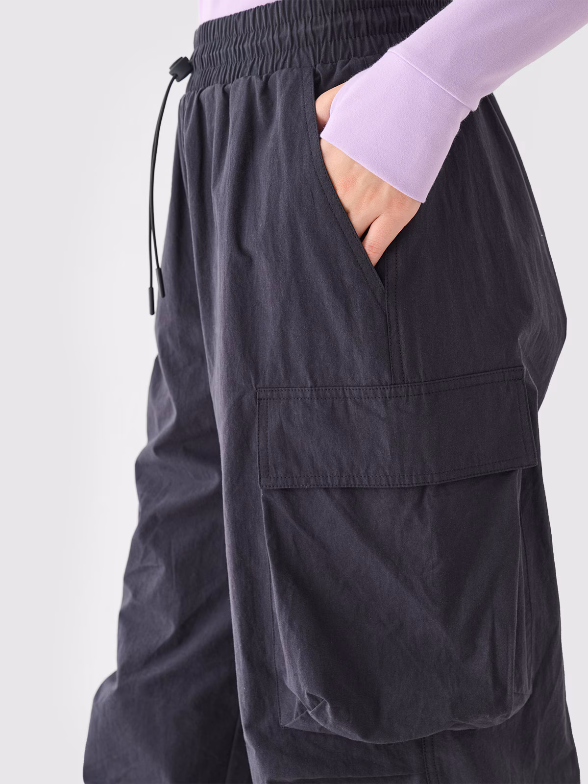 Spodnie casual cargo damskie - czarne