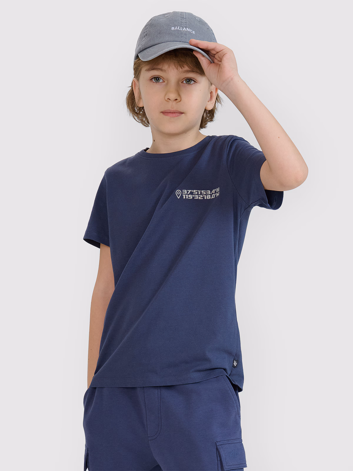 T-shirt regular z nadrukiem chłopięcy - szary