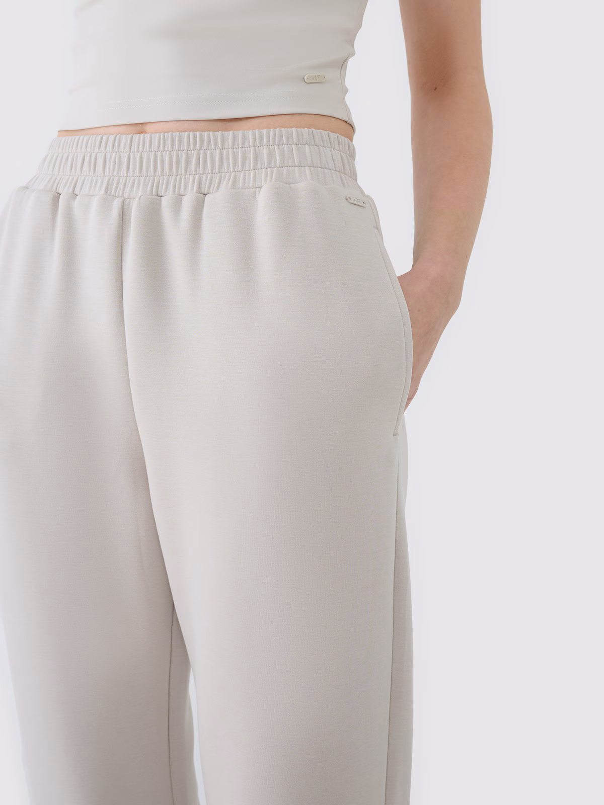 Spodnie dresowe joggery z modalem damskie - beżowe