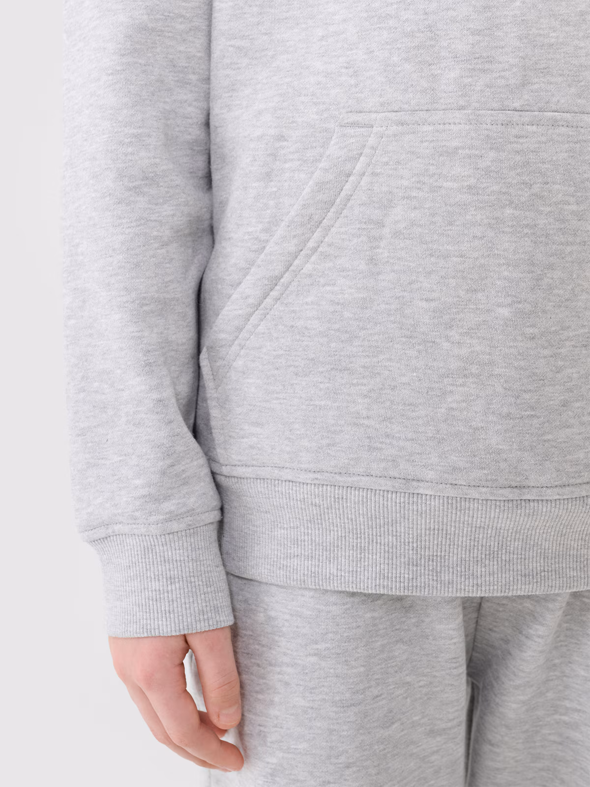 Bluza dresowa nierozpinana z kapturem chłopięca - czarna