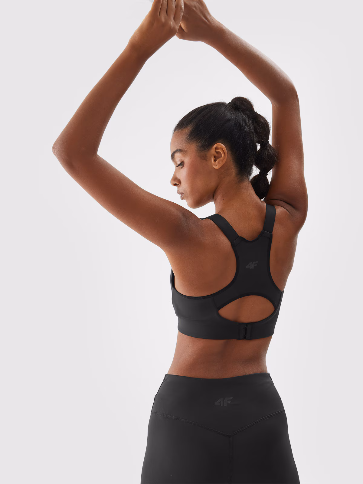 Biustonosz treningowy z wysokim wsparciem - czarny