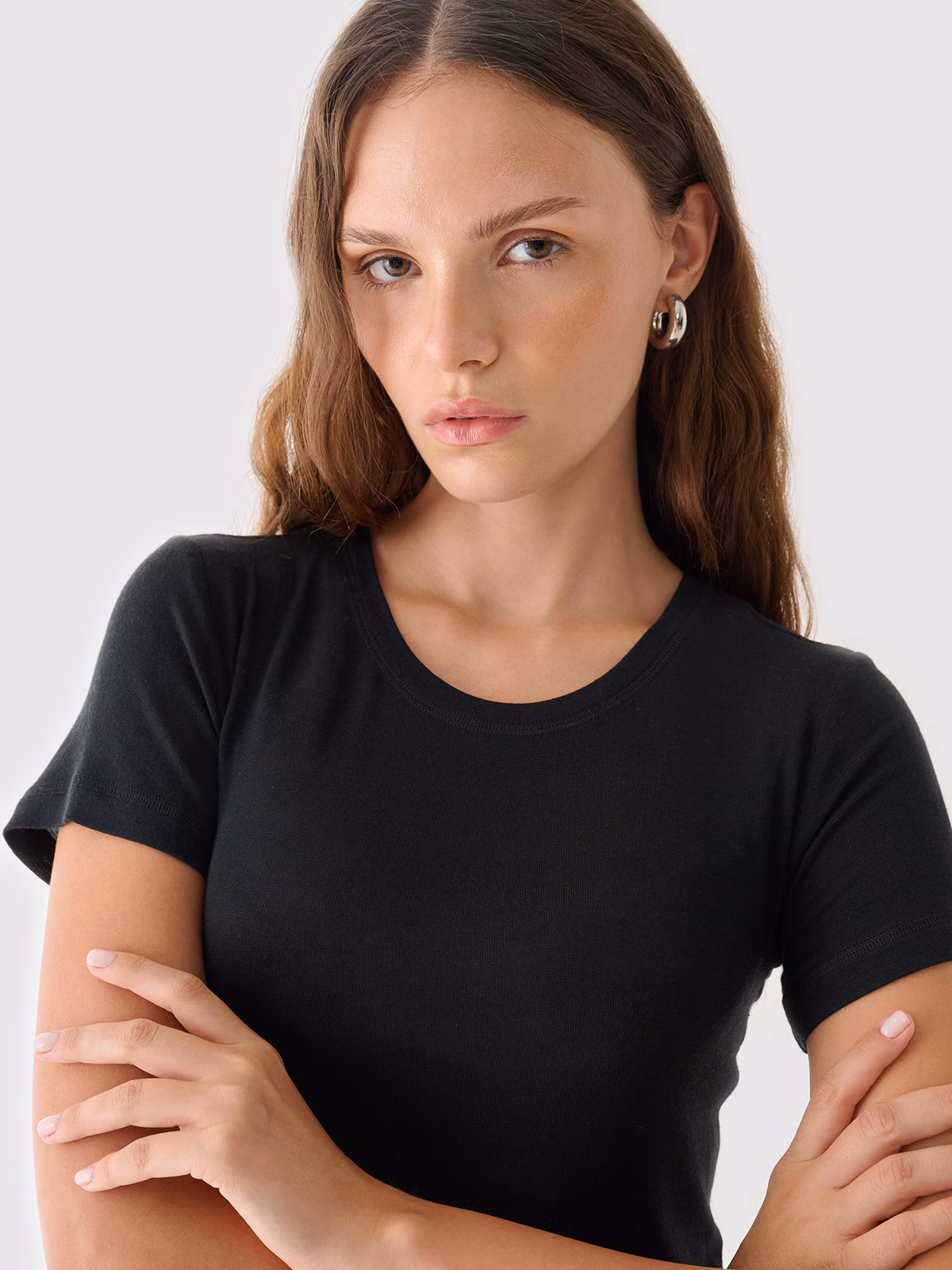 T-shirt z modalu i kaszmiru damski Outhorn - czarny