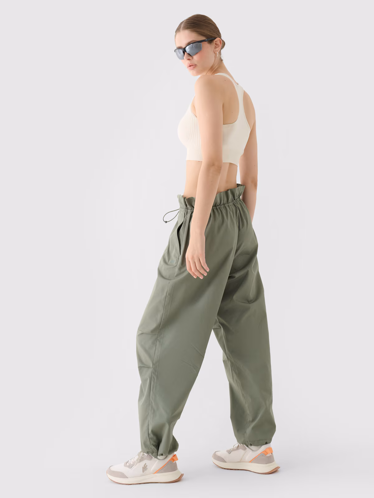 Spodnie casual parachute oversize damskie - oliwkowe/khaki