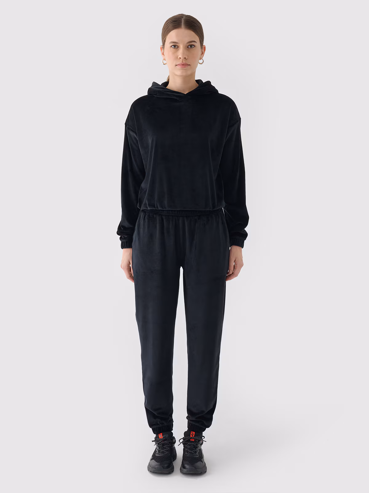 Bluza dresowa z weluru nierozpinana z kapturem damska - beżowa