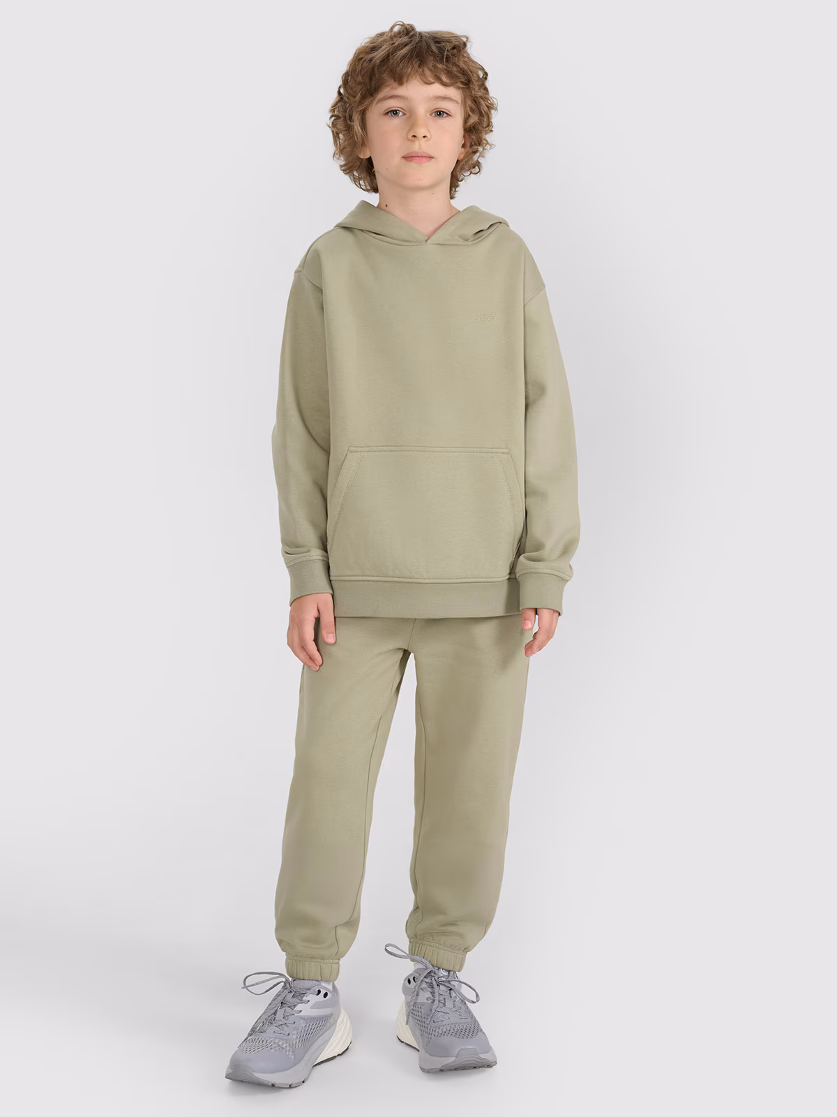 Bluza dresowa nierozpinana z kapturem chłopięca - niebieska