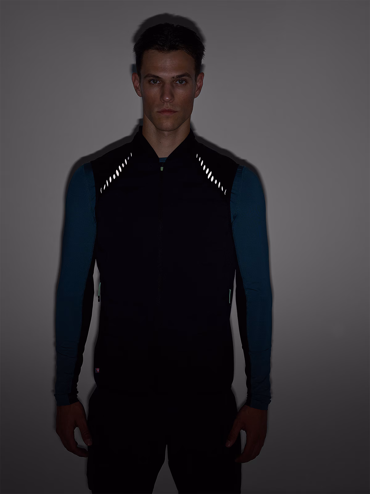 Bezrękawnik do biegania pikowany ze stójką męski - szary