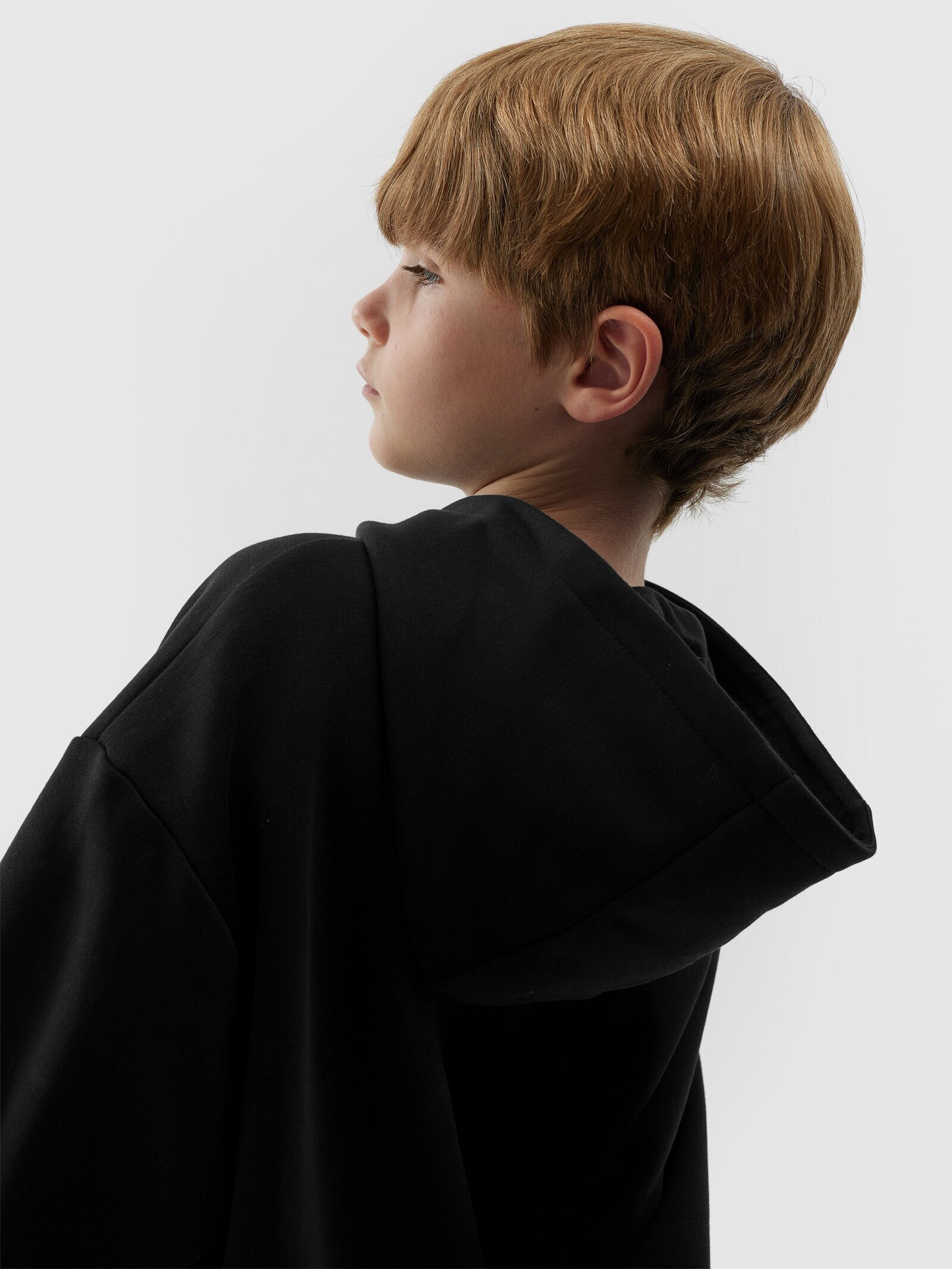 Bluza dresowa nierozpinana z kapturem chłopięca