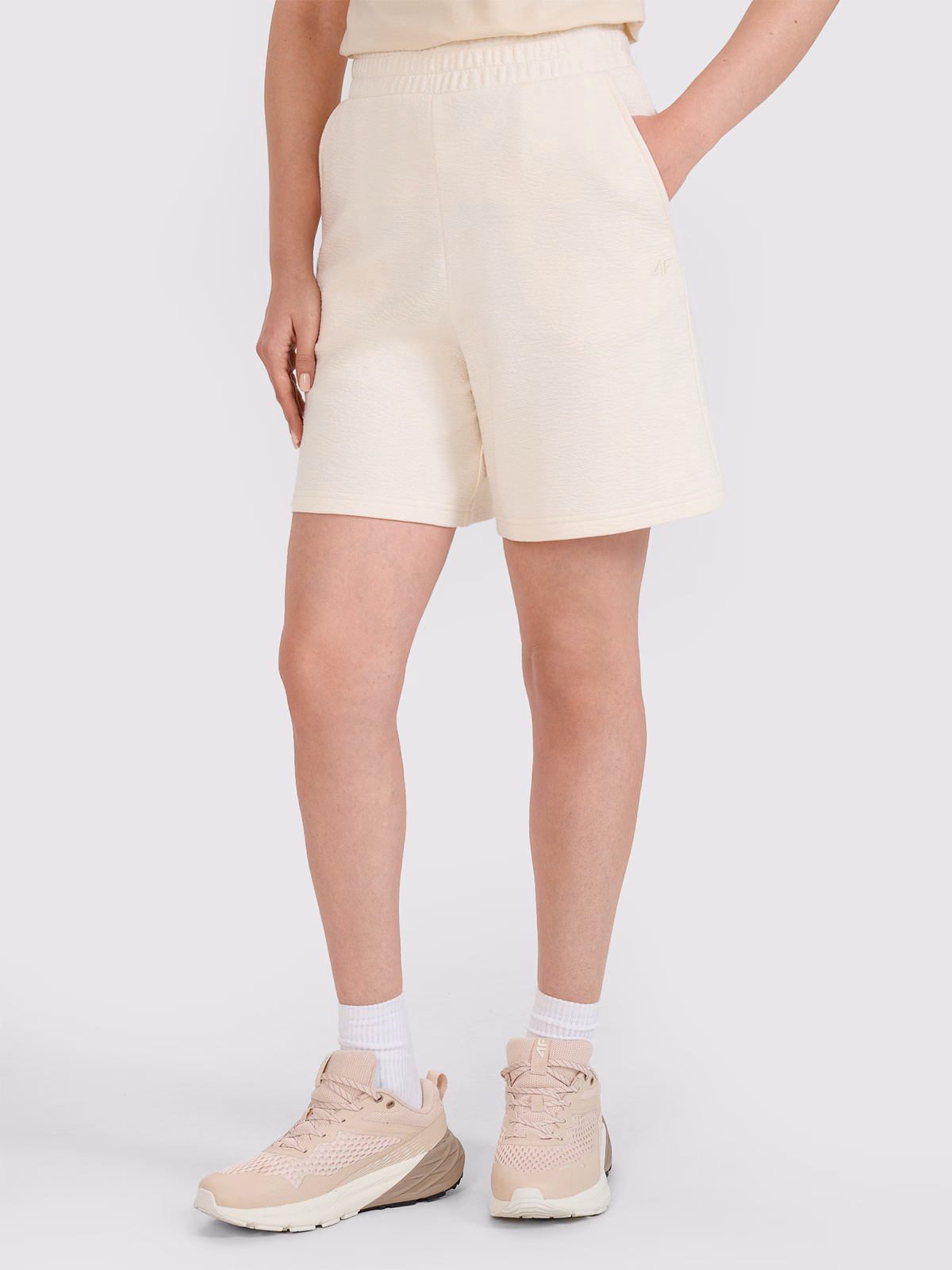 Spodenki dresowe ze strukturalnej dzianiny damskie - różowe