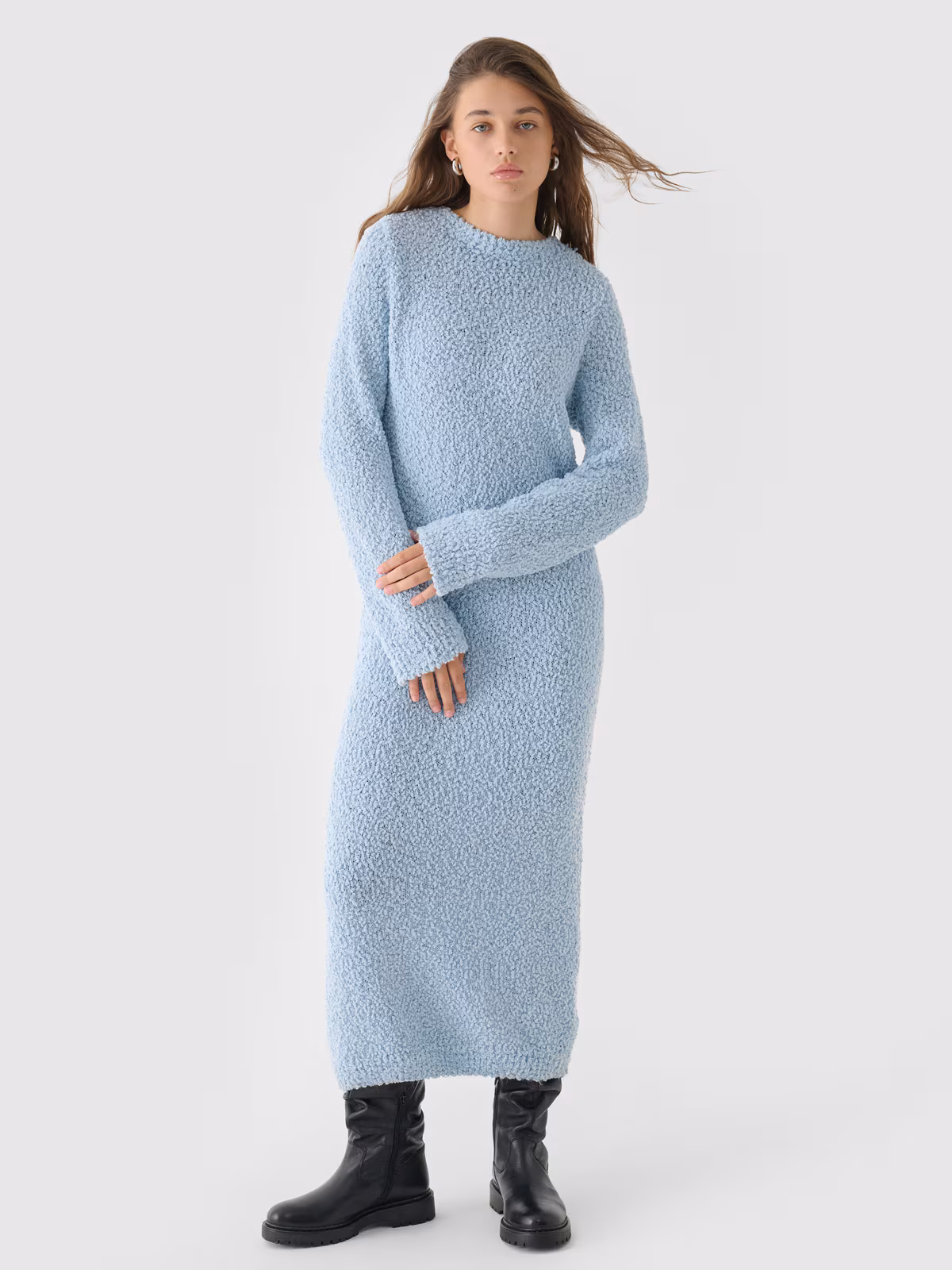 Sukienka maxi z długim rękawem Outhorn - niebieska