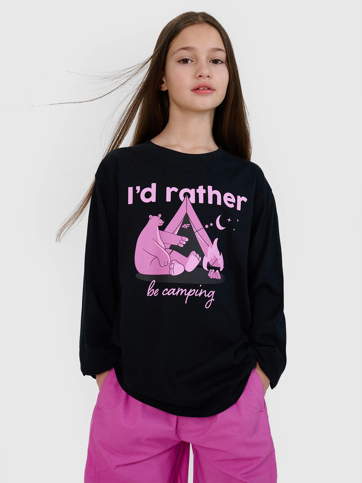 Longsleeve oversize z nadrukiem dziewczęcy - czarny