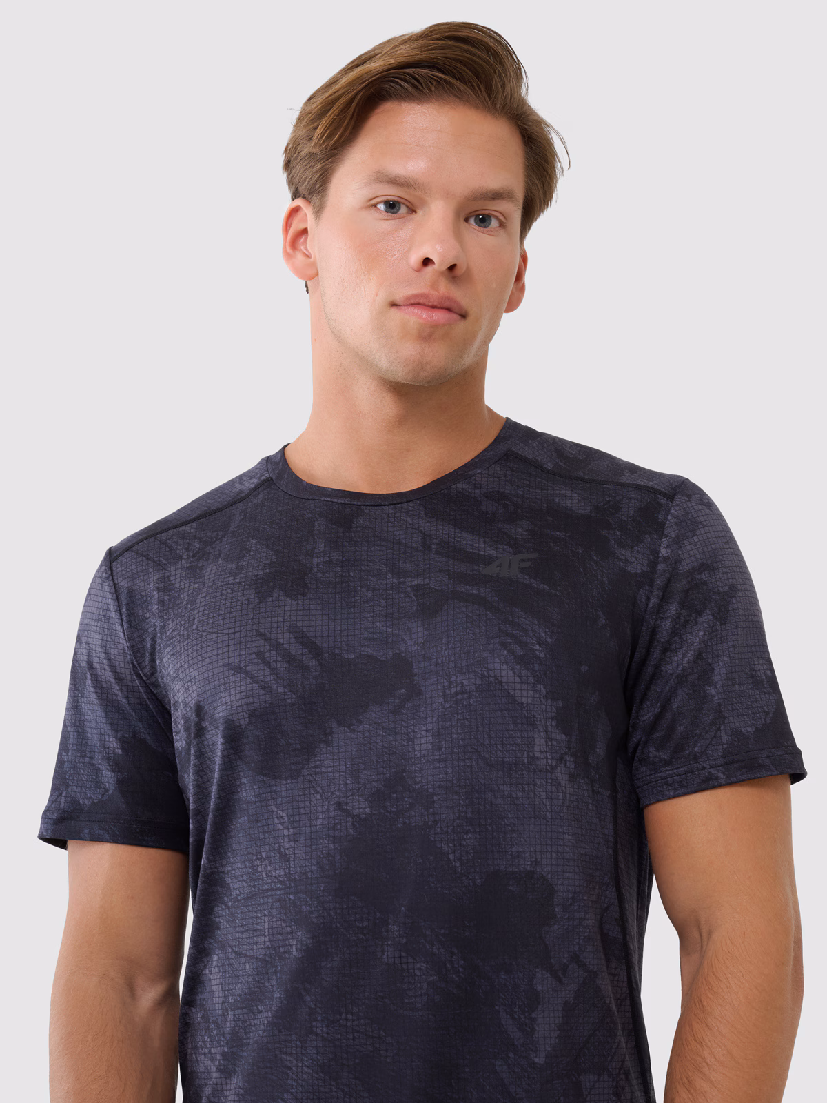 Koszulka treningowa regular szybkoschnąca męska - brązowa