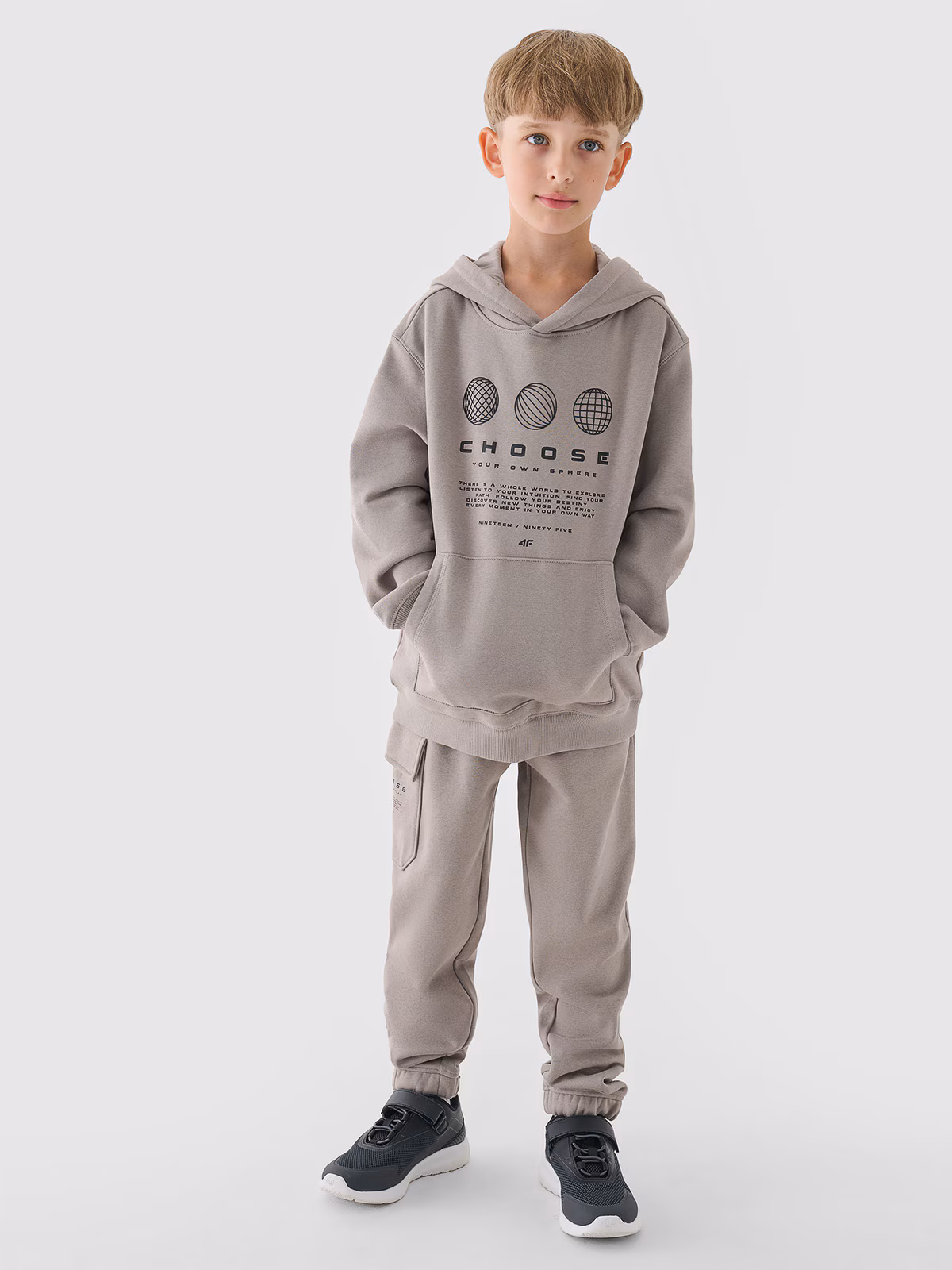 Bluza dresowa nierozpinana z kapturem chłopięca - szara