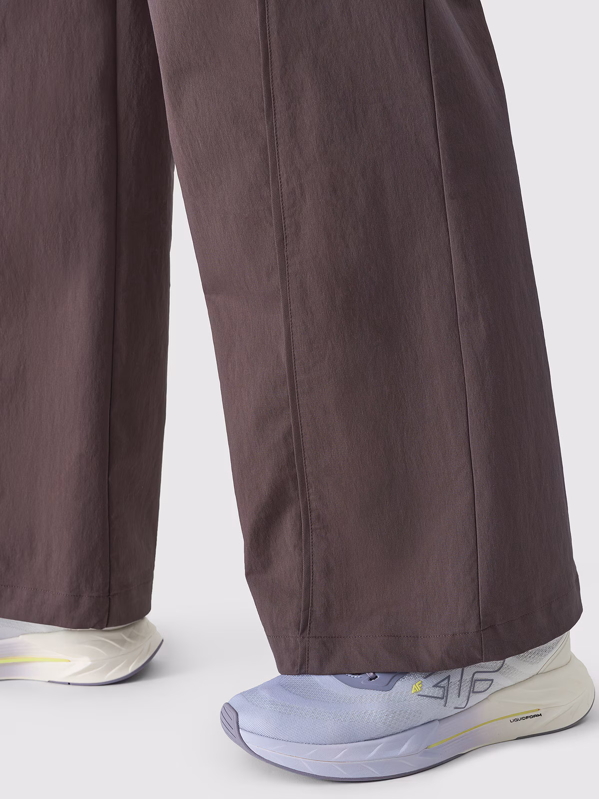 Spodnie casual z szerokimi nogawkami damskie - brązowe