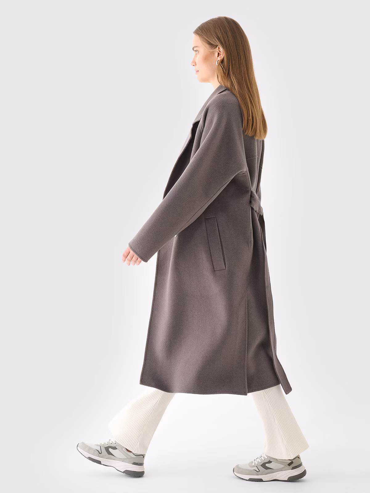 Długi płaszcz z wełną damski Outhorn - brązowy