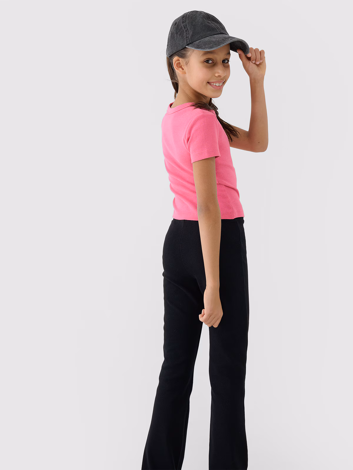 T-shirt slim crop top gładki dziewczęcy - beżowy