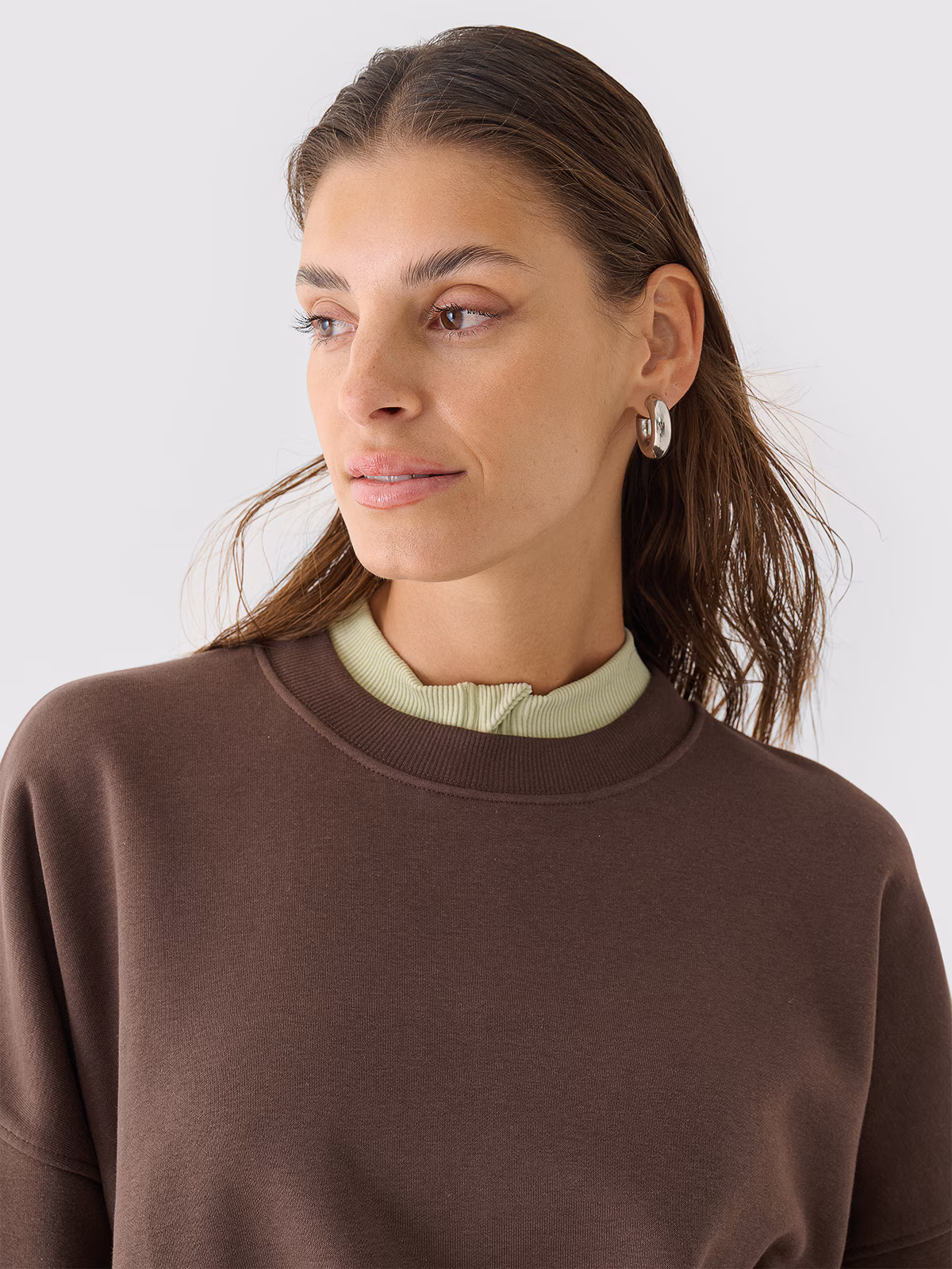 Bluza dresowa oversize nierozpinana bez kaptura damska - brązowa