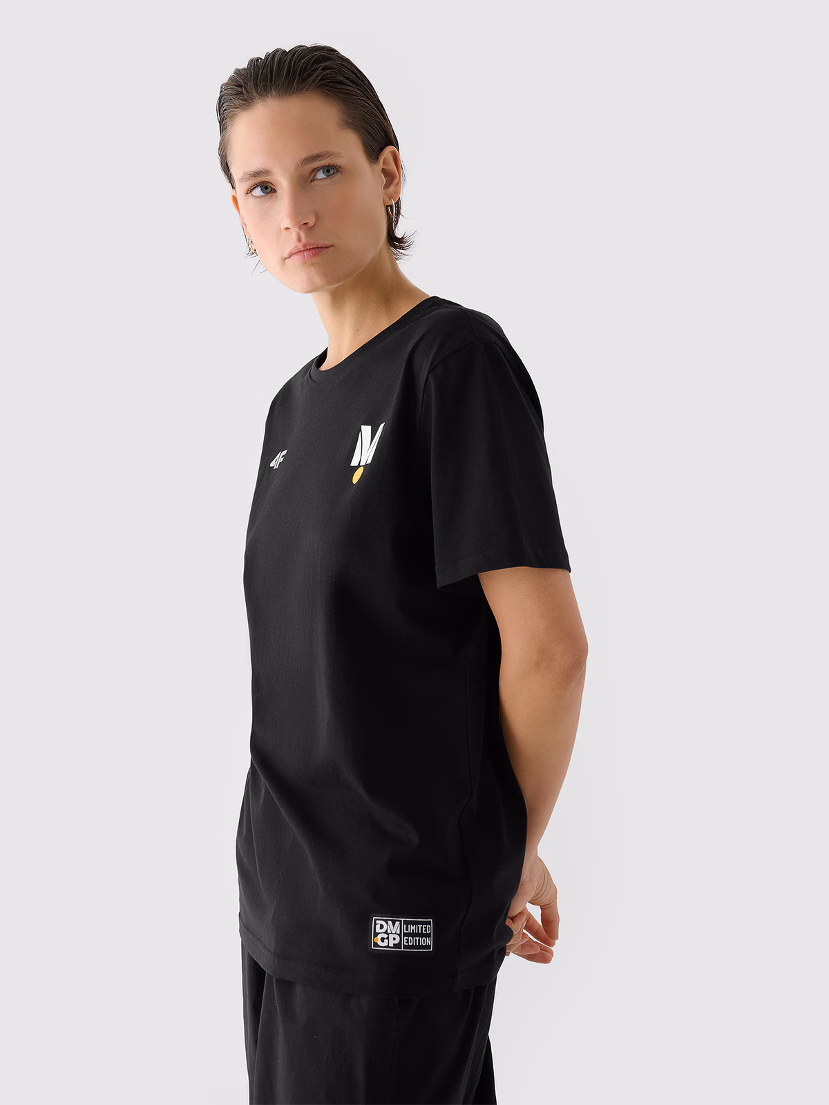 T-shirt regular z nadrukiem uniseks 4F x Drift Masters - czarny