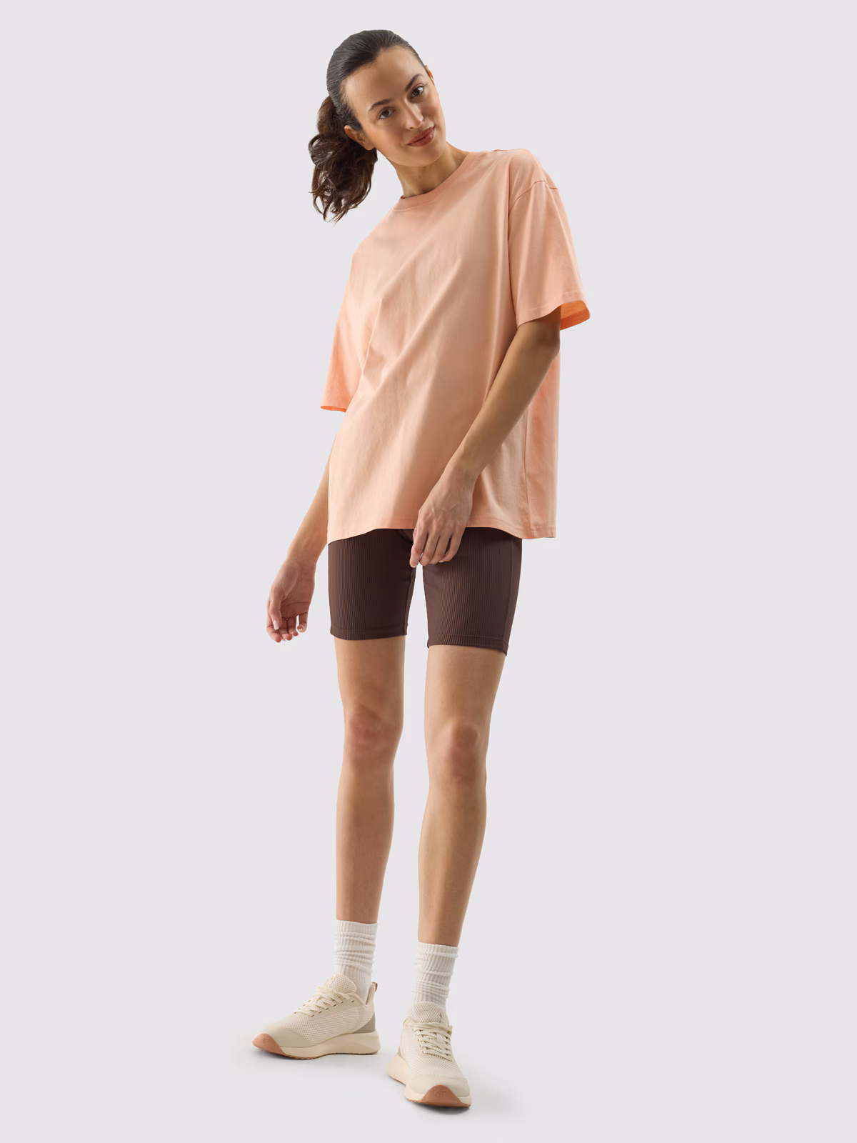 T-shirt oversize gładki damski - brązowy