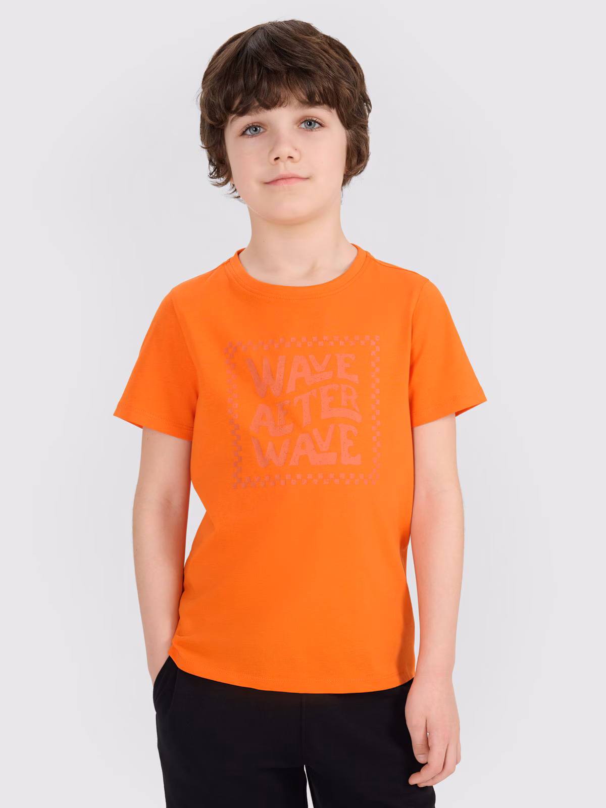 T-shirt regular z nadrukiem chłopięcy - pomarańczowy