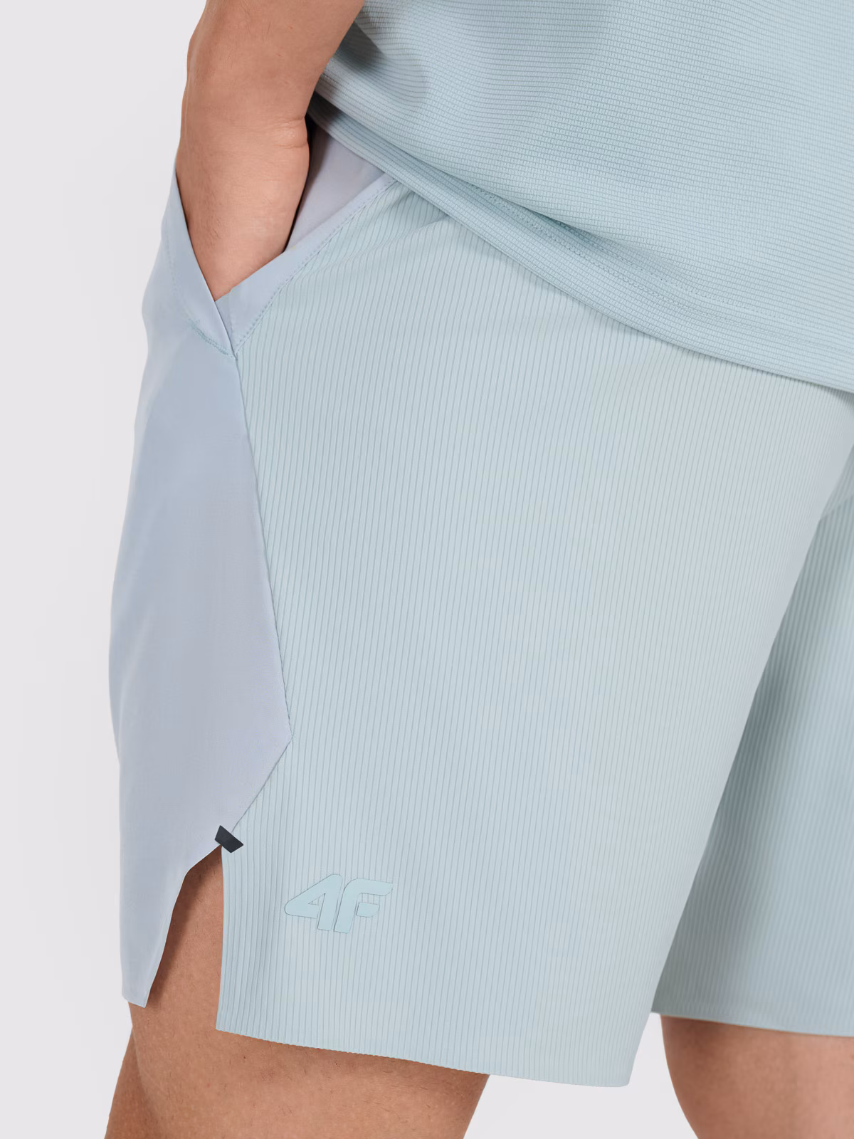 Spodenki treningowe szybkoschnące męskie 4F x Robert Lewandowski - turkusowe