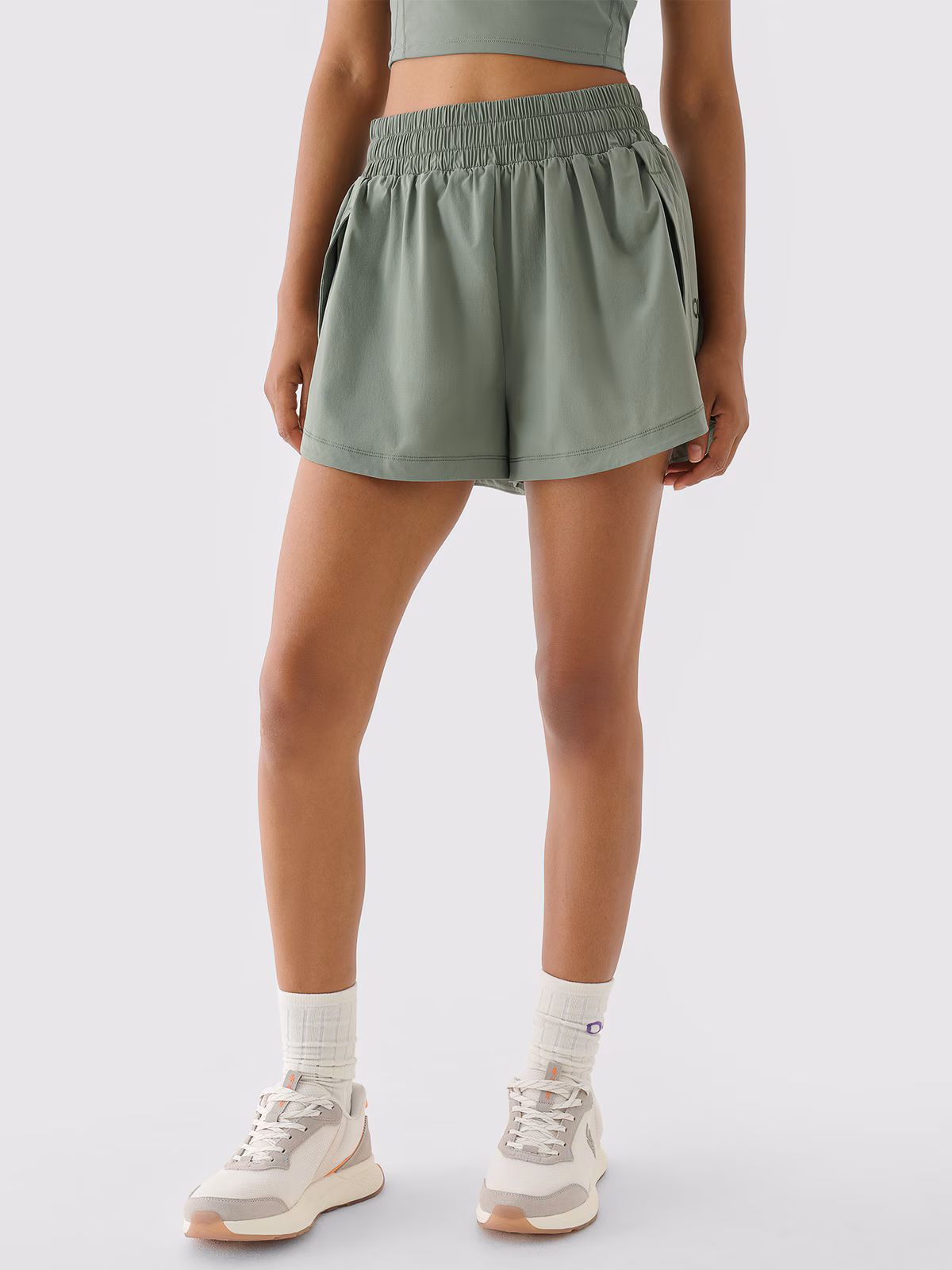 Spodenki treningowe szybkoschnące 4F x Anna Lewandowska - beżowe