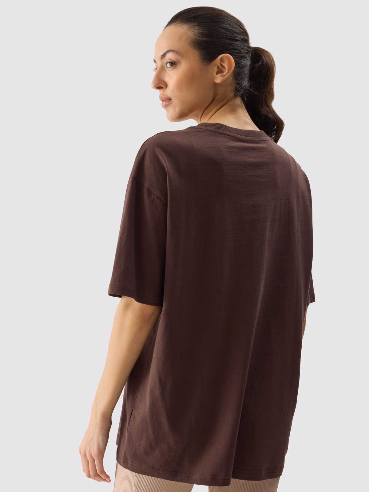 T-shirt oversize gładki damski - brązowy