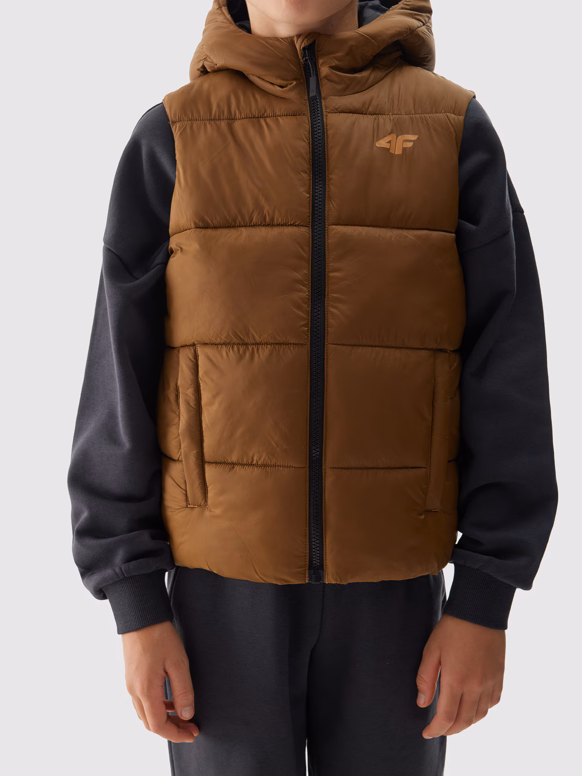 Bezrękawnik puchowy pikowany z kapturem chłopięcy - granatowy