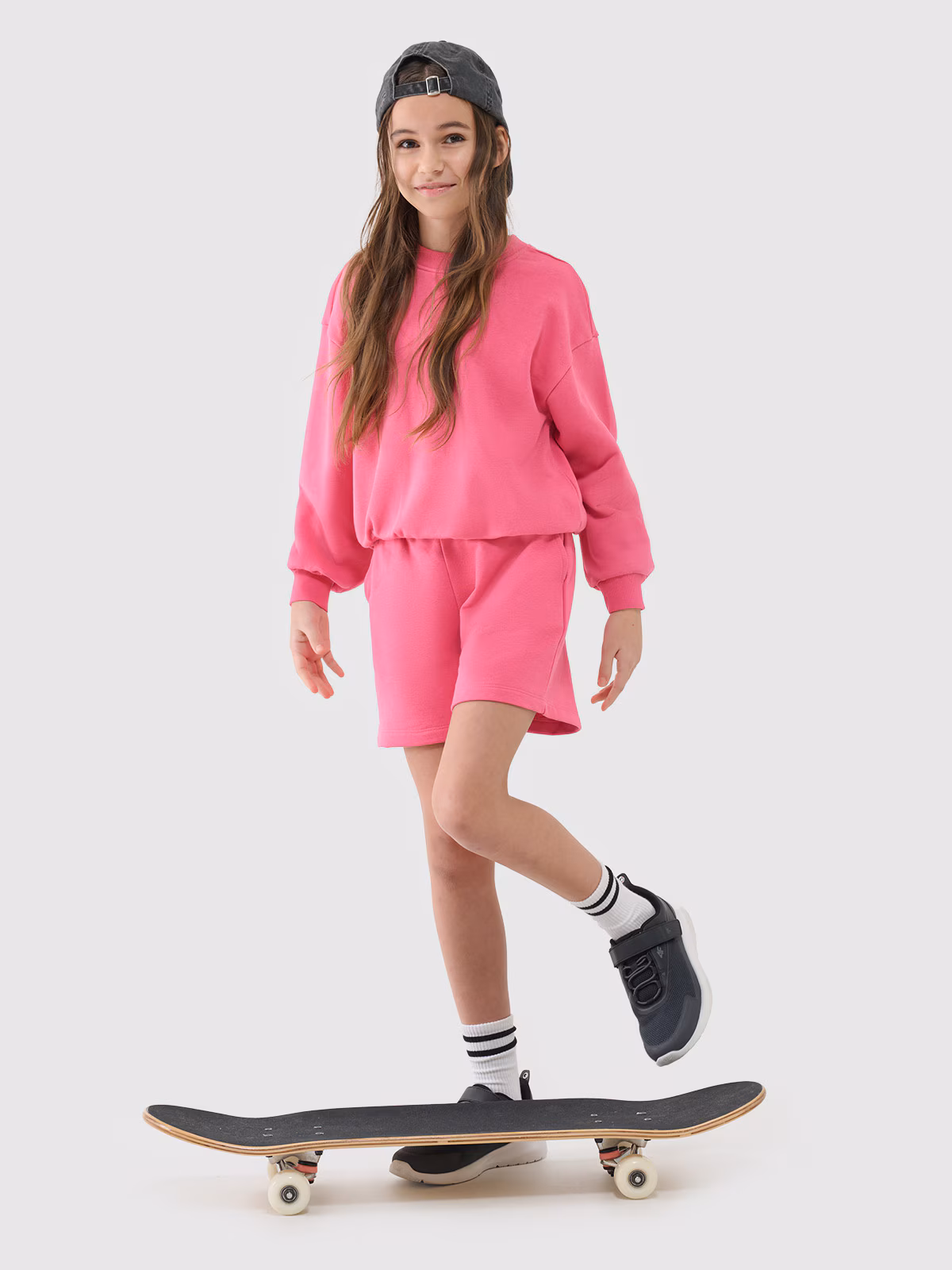 Bluza dresowa nierozpinana bez kaptura dziewczęca - beżowa