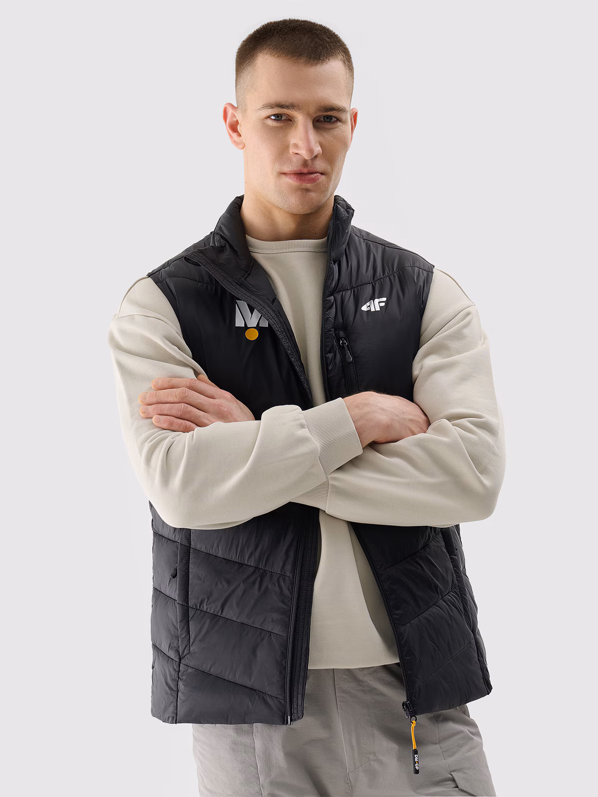 Bezrękawnik puchowy z wypełnieniem syntetycznym uniseks 4F x Drift Masters - czarny