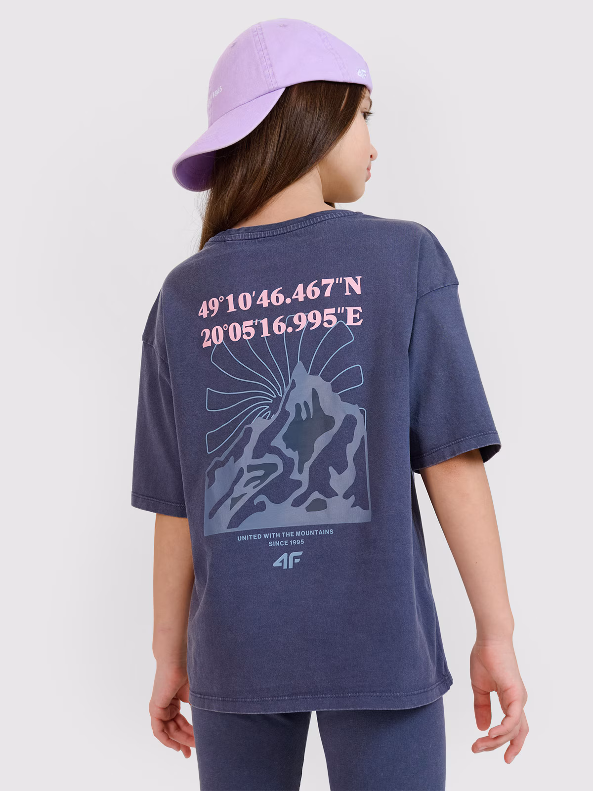 T-shirt oversize z nadrukiem dziewczęcy - szary