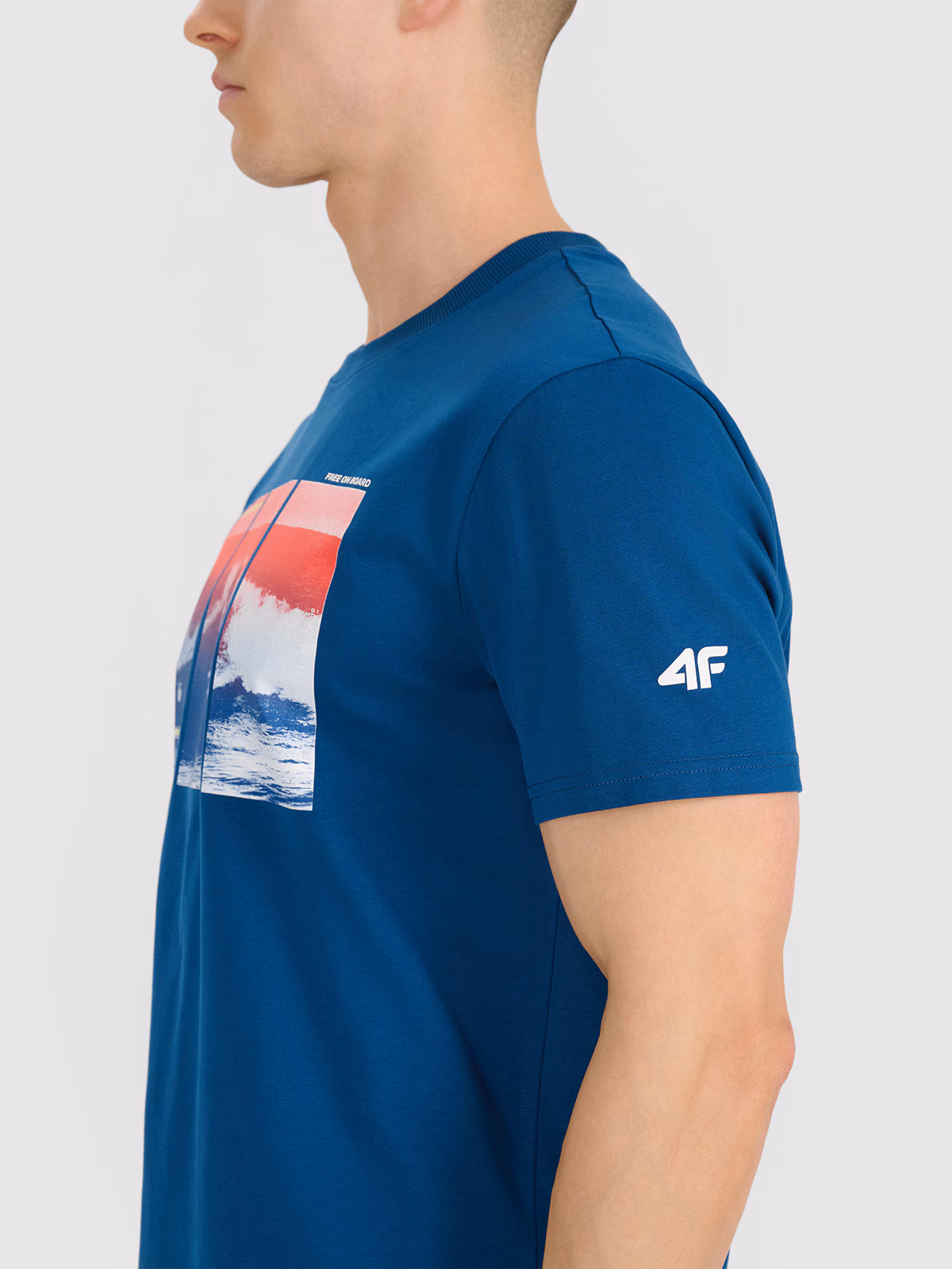 T-shirt regular z nadrukiem męski - turkusowy