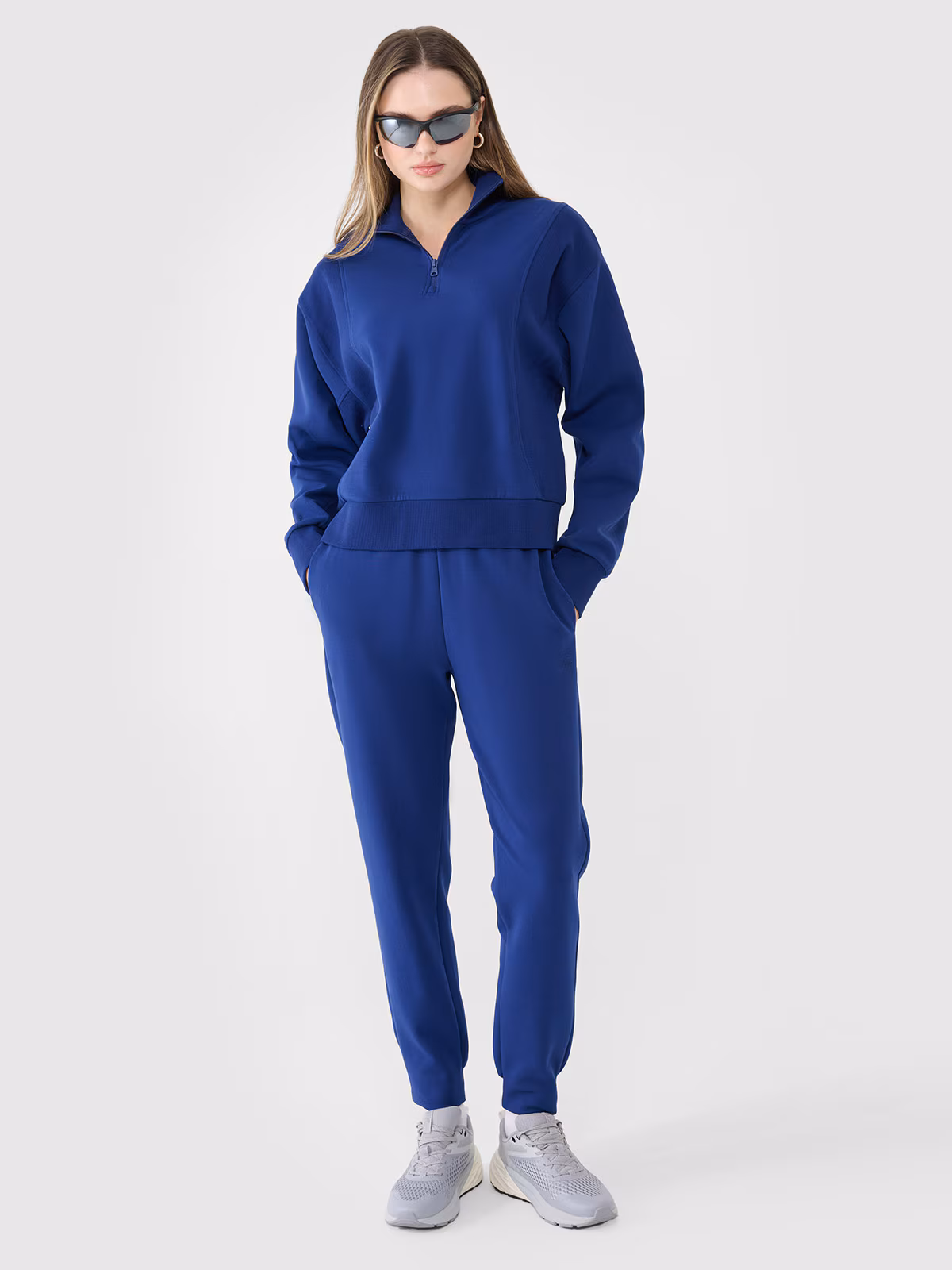 Spodnie dresowe joggery damskie - białe