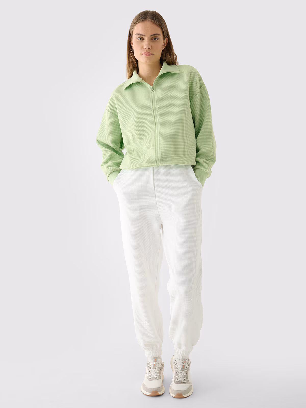 Bluza crop top rozpinana bez kaptura damska - zielona