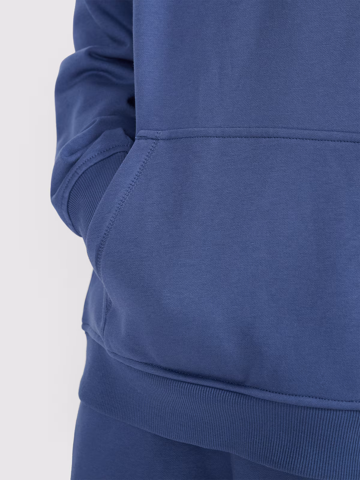 Bluza dresowa nierozpinana z kapturem chłopięca - niebieska