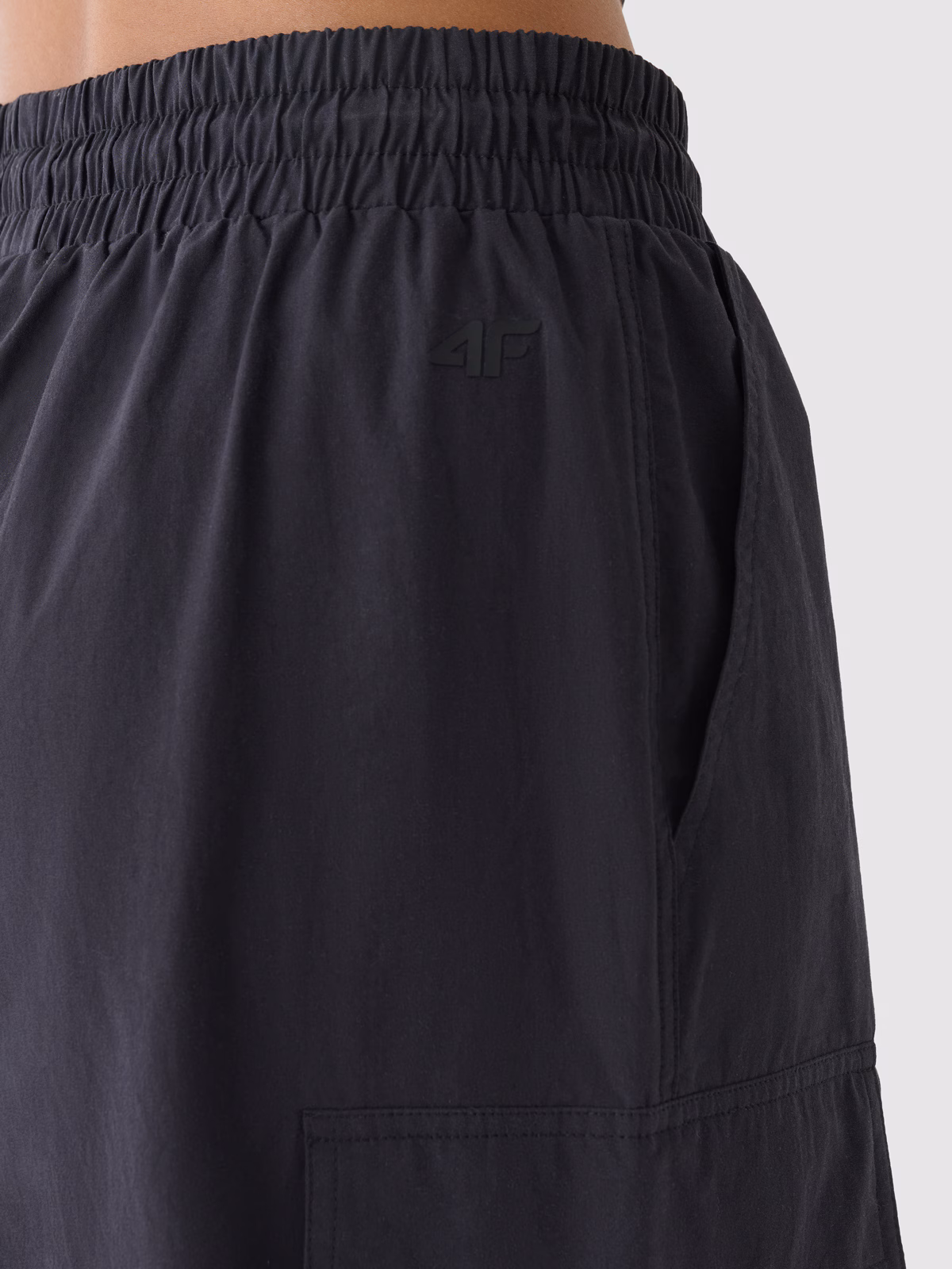 Spodnie oversize cargo damskie 4F x Anna Lewandowska - białe