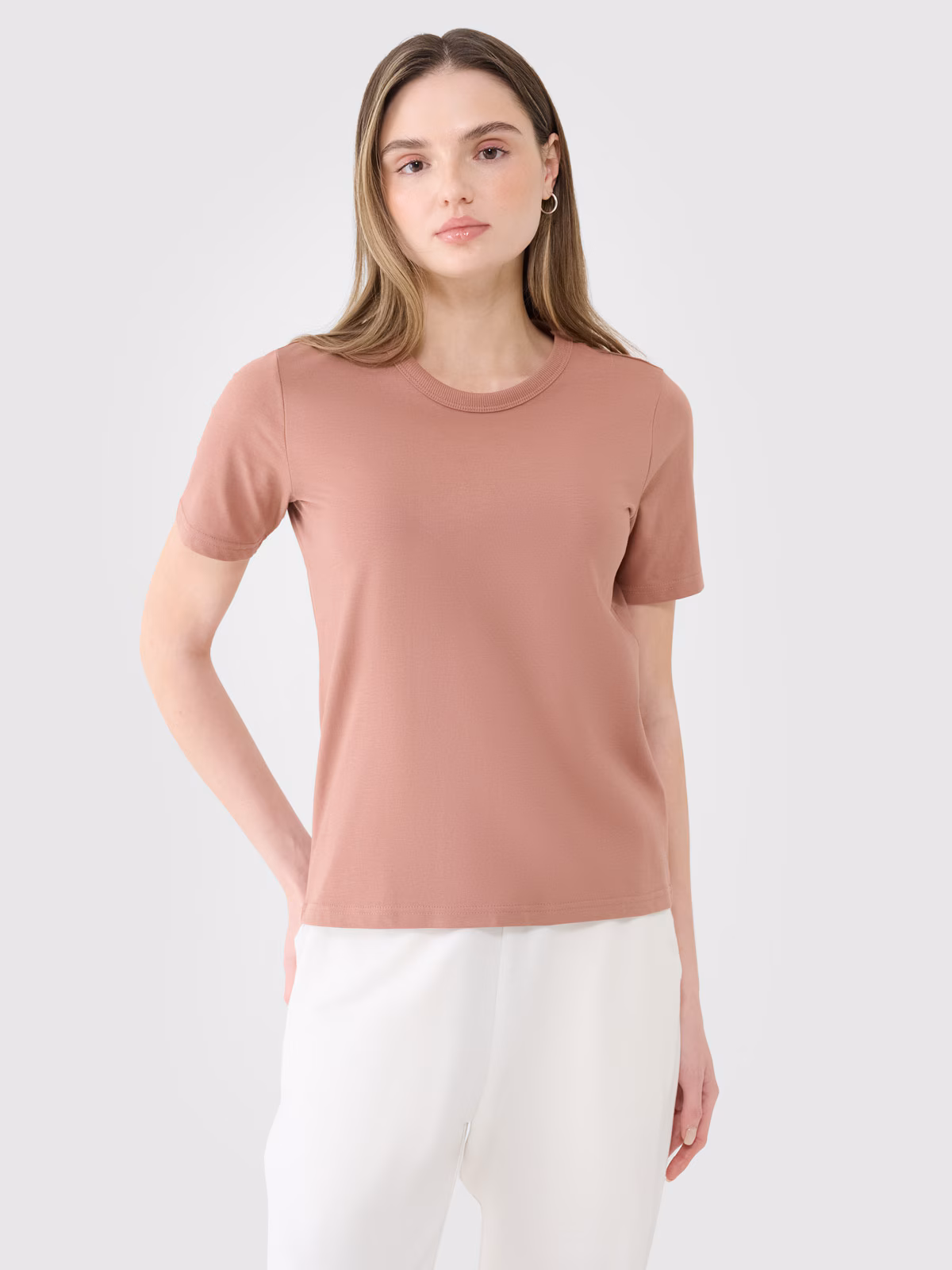 T-shirt regular gładki damski - brązowy