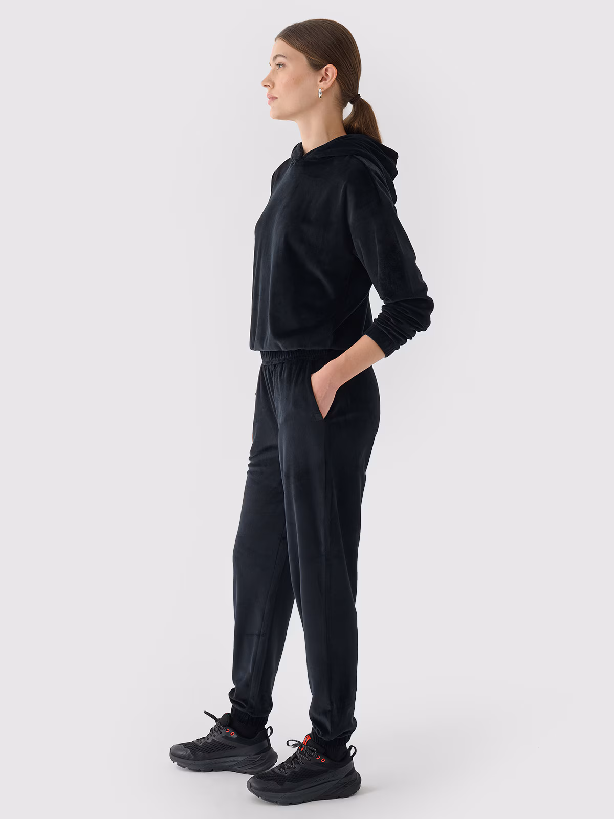 Bluza dresowa z weluru nierozpinana z kapturem damska - beżowa