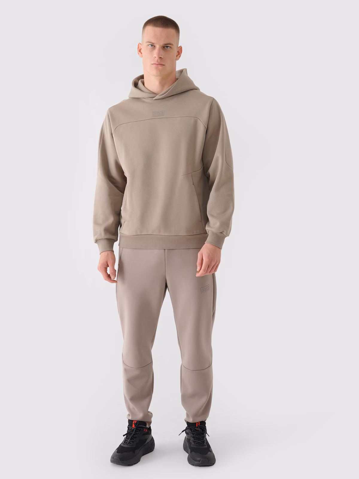 Bluza dresowa nierozpinana z kapturem męska 4F x Robert Lewandowski - khaki