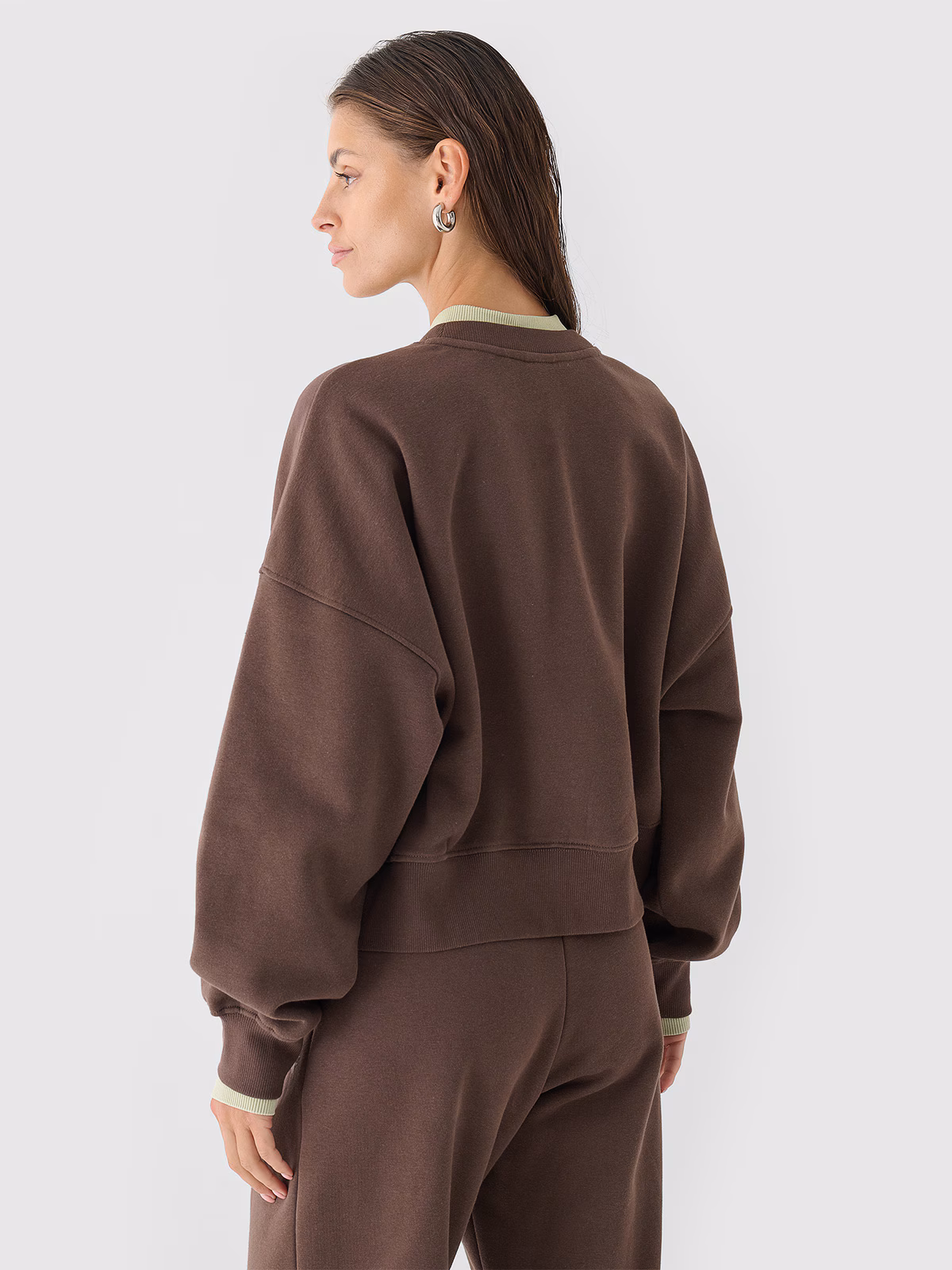 Bluza dresowa oversize nierozpinana bez kaptura damska - brązowa