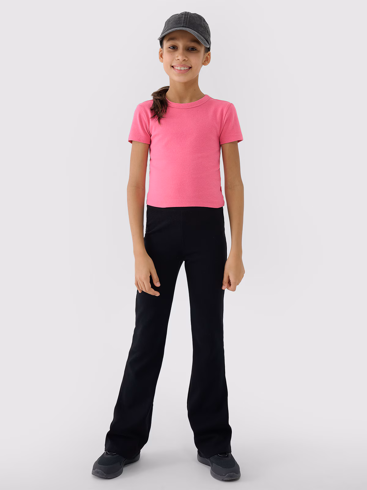 T-shirt slim crop top gładki dziewczęcy - beżowy