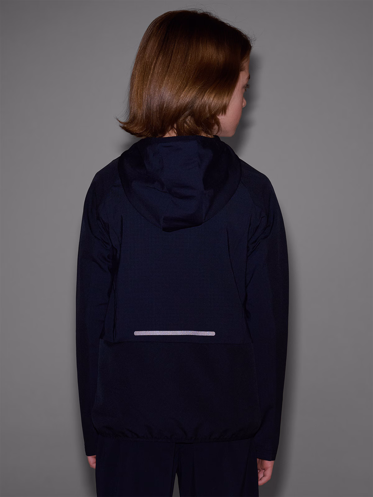 Bluza trekkingowa nierozpinana z kapturem dziecięca - czarna