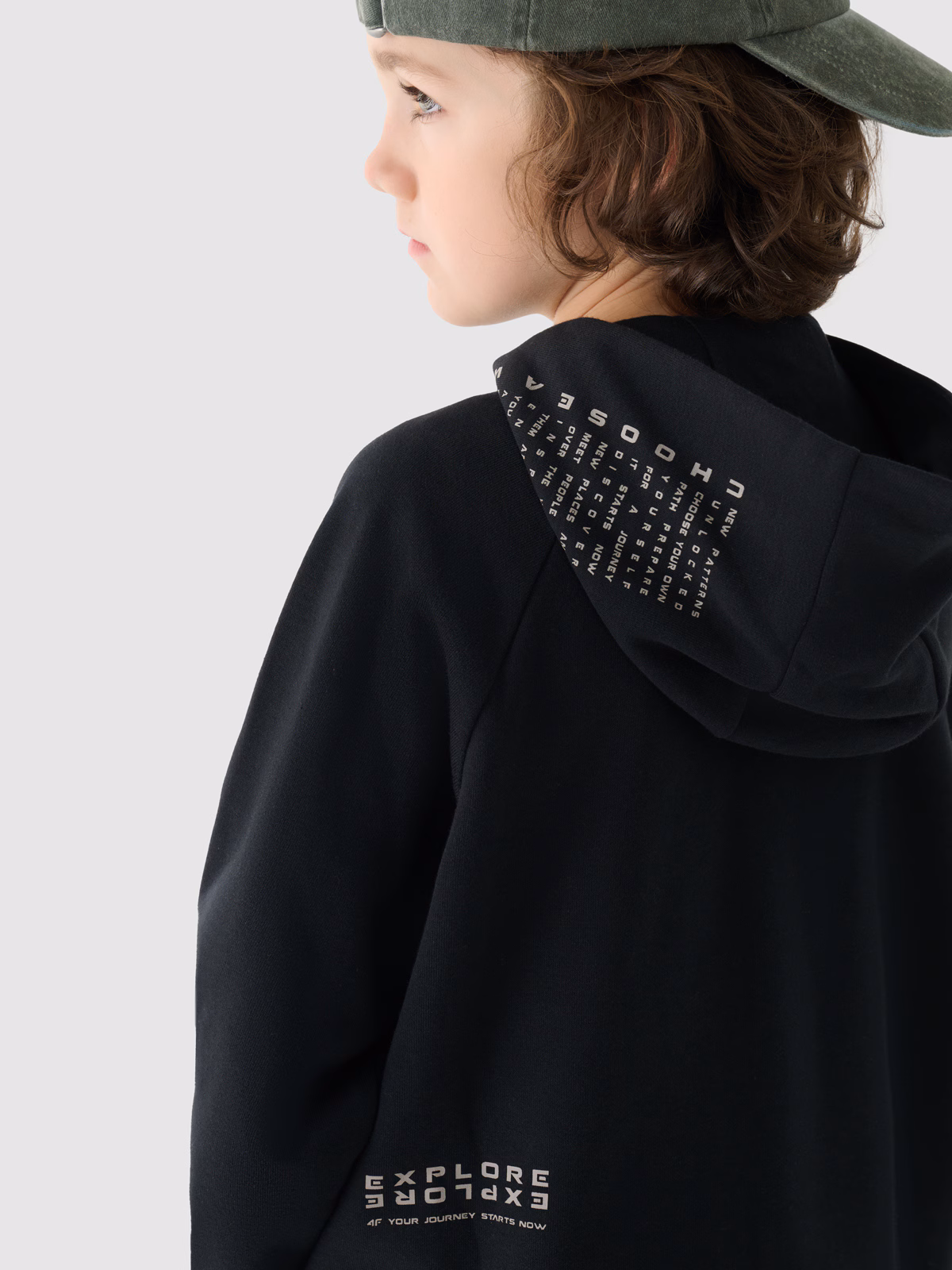 Bluza dresowa rozpinana z kapturem chłopięca - czarna