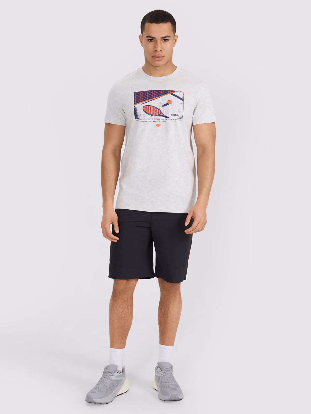 T-shirt regular z nadrukiem męski - szary