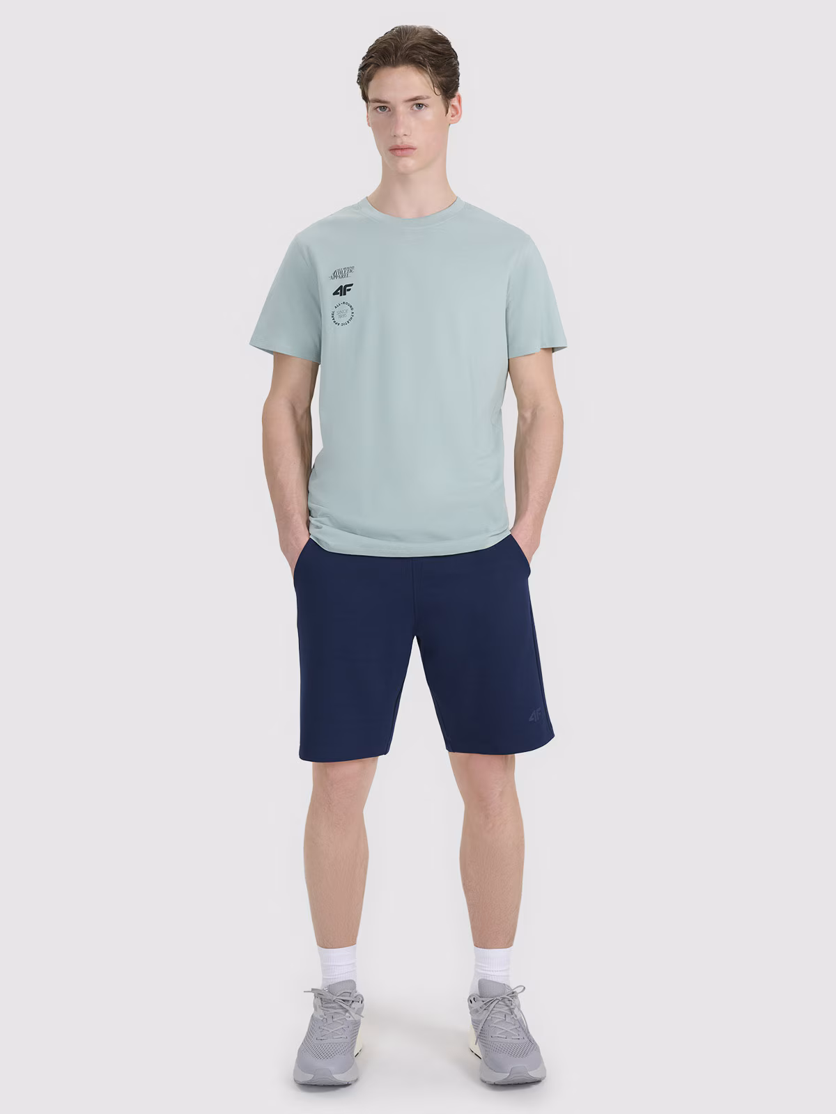 T-shirt regular z nadrukiem męski - granatowy