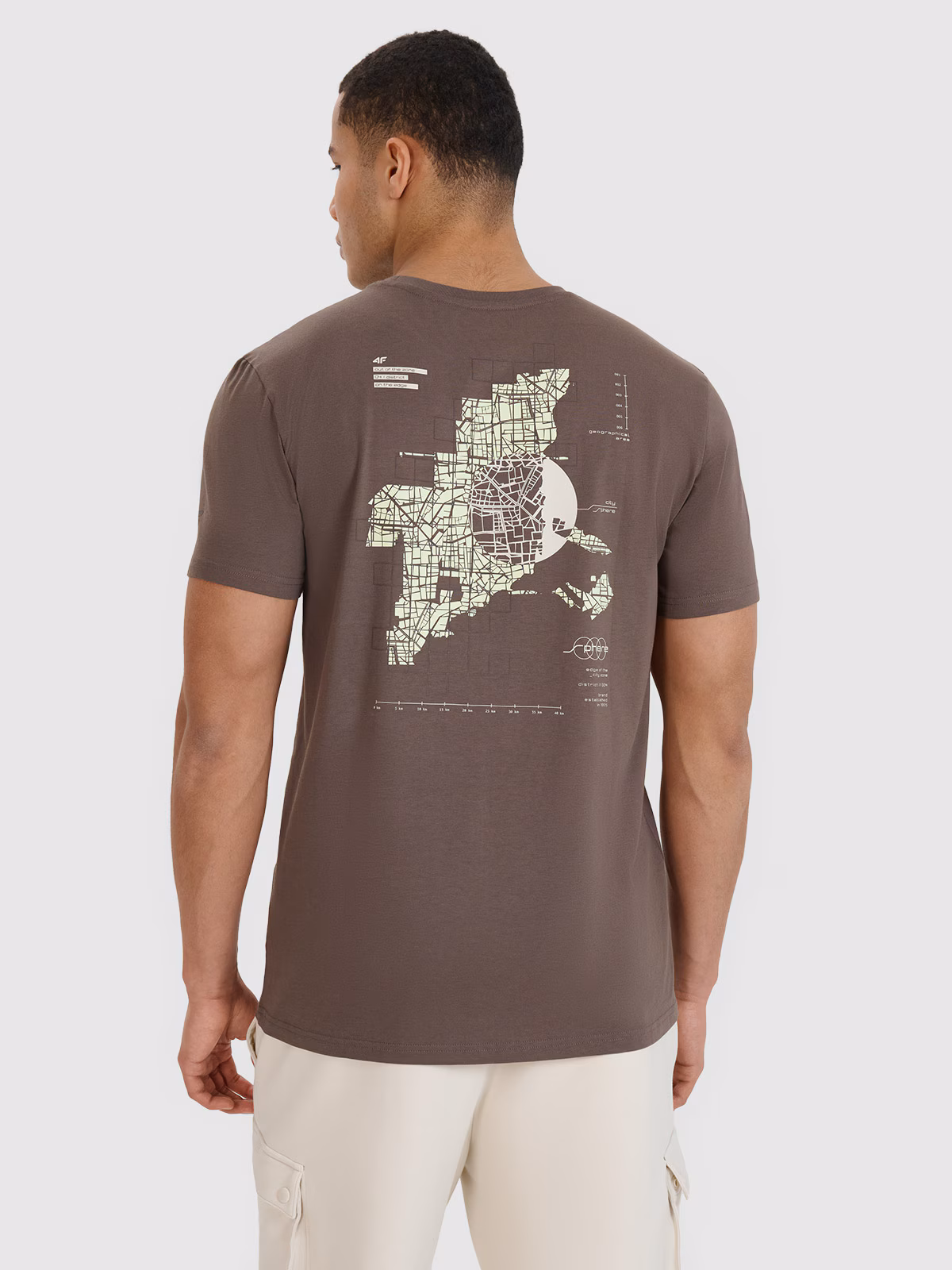 T-shirt regular z nadrukiem męski - brązowy