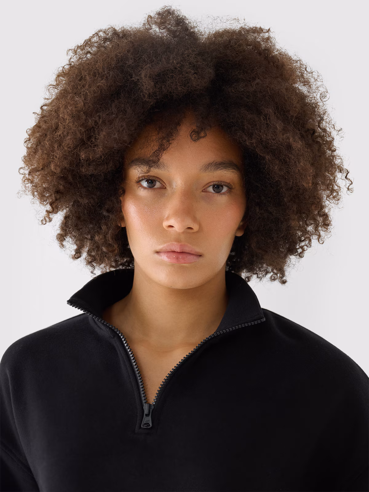 Bluza dresowa cropped nierozpinana bez kaptura damska - fioletowa