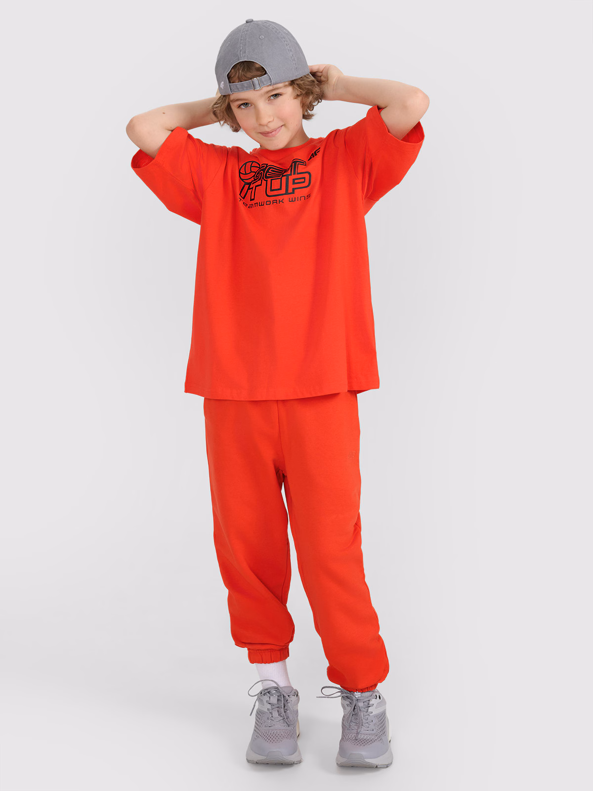 T-shirt oversize z nadrukiem dziecięcy - czerwony