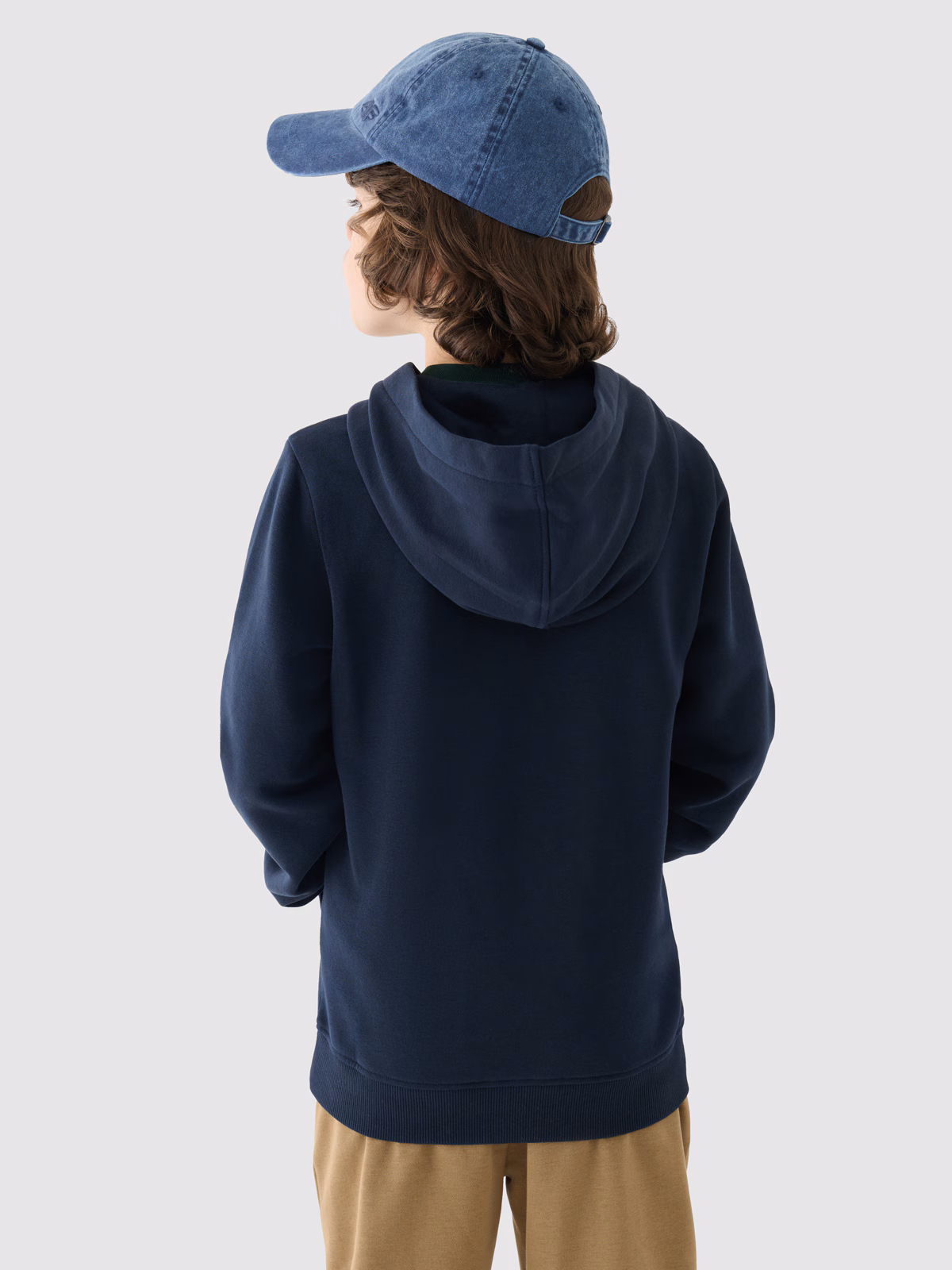 Bluza dresowa nierozpinana z kapturem chłopięca - niebieska